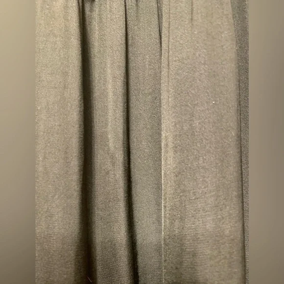 π¦πΏ Flutter into Fashion! Halston Heritage Green Blouse - Size L πΏπ¦ - Picture 4 of 15